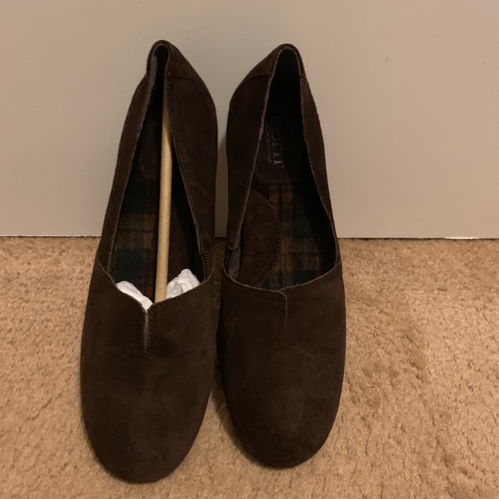 Brown flats